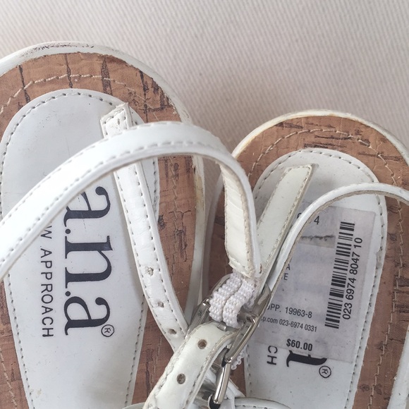 A.n.a - Picture 2 of 2